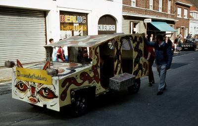 Tap en Torrestoet Dadizele: wagen duivenliefhebbers; 15 mei 1983