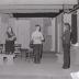 Foto's tijdens repetitie toneelvereniging Kunst na Arbeid (KNA), Moorslede maart 1975