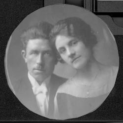 Huwelijksfoto Leon Ostyn en Georgine Vankeirsbilck