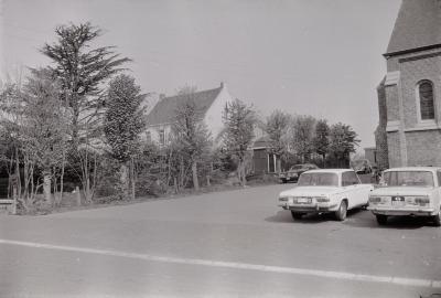 Pastorie en kerk, Slypskapelle mei 1974
