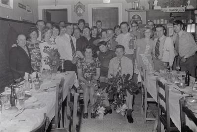 Viering kampioen biljarten café 't Hertje, Moorslede 1974 