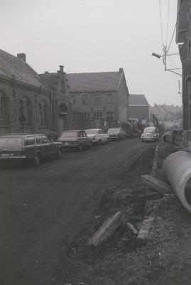 Wegenwerken in de Zesde Jagersstraat, Moorslede maart 1974