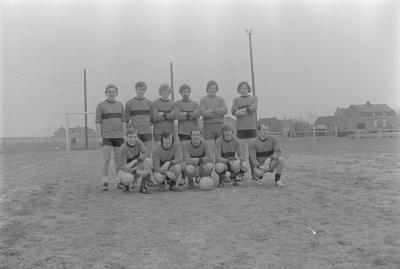 Voetbalploeg KB Roeselare, april 1973