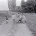 Kinderen op boerderij van M. Geldof, Staden juli 1972