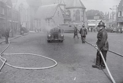 Oefening van brandweer, civiele bescherming en Rode Kruis, Moorslede mei 1975