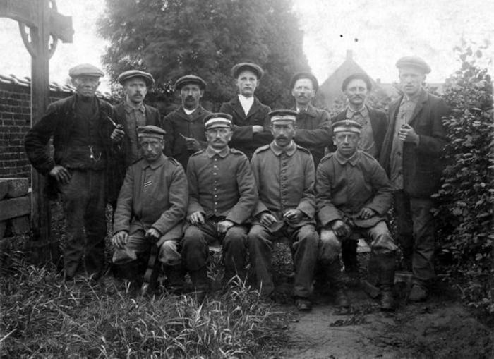 Izegemnaren met Duitse soldaten