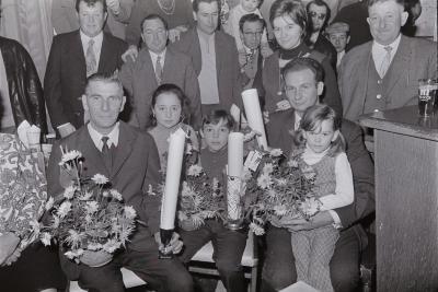 Huldiging vinkenkampioenen De Eendracht, Moorslede december 1971