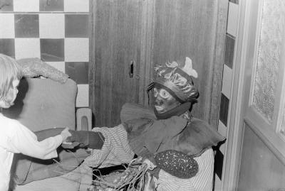 Sinterklaas op bezoek bij familie Vanryckeghem, Moorslede december 1971