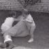 Spelende kinderen in tuin, Moorslede 1971