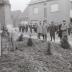 Boomplantactie op Kerkplein, Moorslede voorjaar 1971