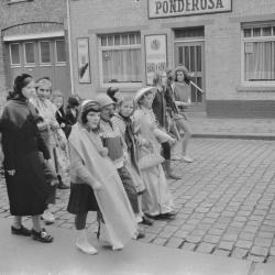 Chirojeugd viert carnaval, februari 1971