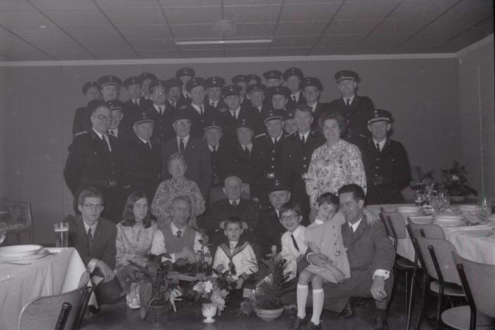 L. Messiaen met brandweer, Moorslede 1970