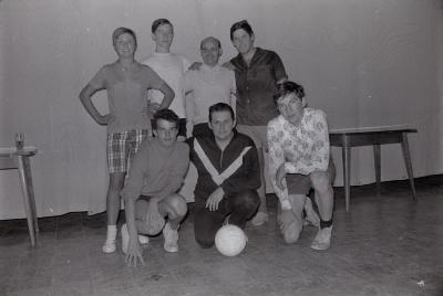 Groepsfoto met sporters (?), 1970