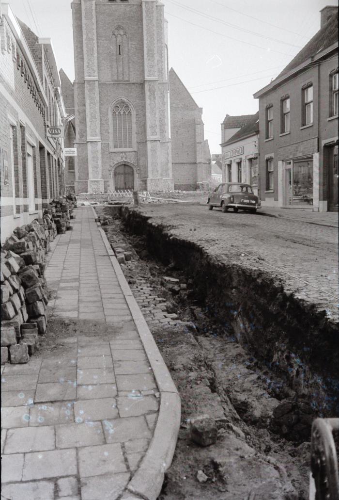 Openbare werken in Kerkstraat, Moorslede 1970 