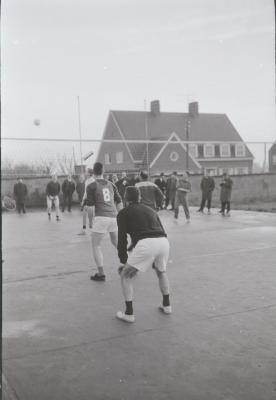 Volleybal Doskom speelt wedstrijd, Moorslede 1969