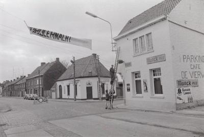 Ophangen van spandoek, Moorslede