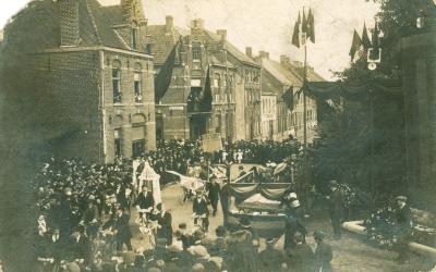 Inhuldiging praalgraf, Meulebekestraat, 1919(?)