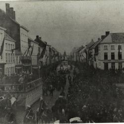 Stoet bij inhuldiging praalgraf Rodenbach, 1888, Roeselare