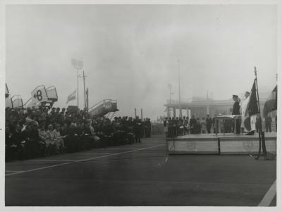 Congres te Middelkerke, op vliegveld Oostende in 1970?