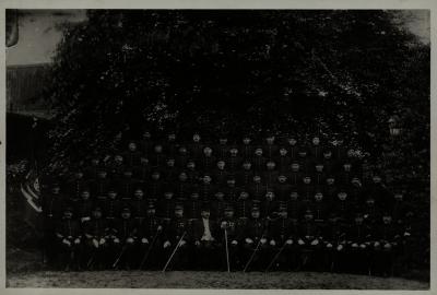 Groepsfoto pompierkorps in Rousselaere, 1907
