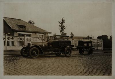 Oldtimer met pomp, 1946?