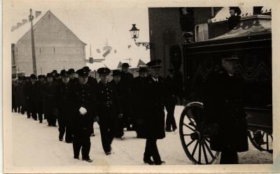 Begrafenis dhr. Vandekerckhove, Roeselare (?), 1940