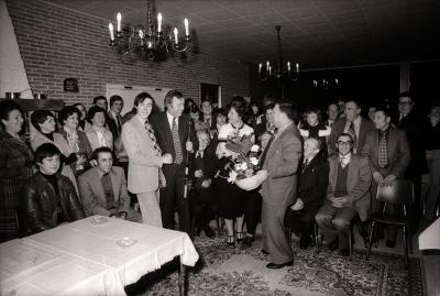 Huldiging hengelkampioen vissersclub, Dadizele april 1978