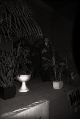 Bezoek van Vic Anciaux tijdens feest van 'De Volksunie', Moorslede 19 november 1977