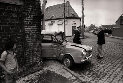 Auto-ongeval ter hoogte van café 'Nele', Moorslede augustus 1977