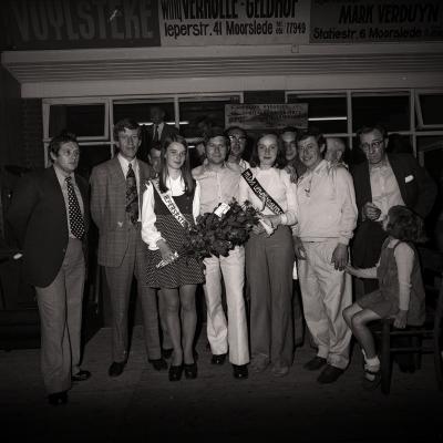 Sfeerbeelden van verkiezing 'Miss Iepersestraat', Moorslede 1973