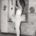 Anneke Crombez en Els Demuelenaere als danseresjes, Staden 1976