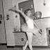 Anneke Crombez en Els Demuelenaere als danseresjes, Staden 1976