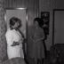 Toneelkring Kunst na Arbeid (KNA) speelt Bemoeial, maart 1976