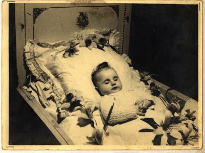 Marie-Josephine Vanneste op haar sterfbed, Roeselare, 1936