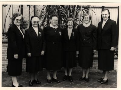 Groepsfoto nonnen aan Sint Jozefkliniek Izegem