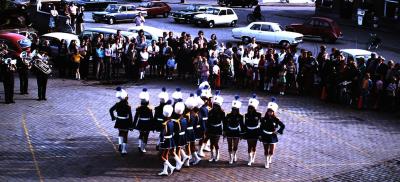 Majoretten ster, marktplein Gits, juli 1974