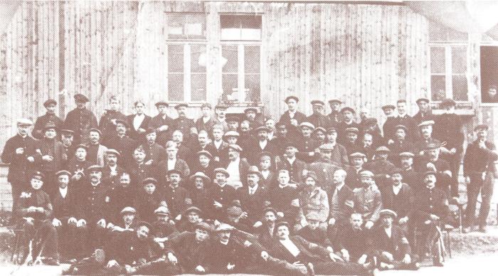 Groepsfoto met West-Vlamingen in Holzminden (D) 20 augustus 1916