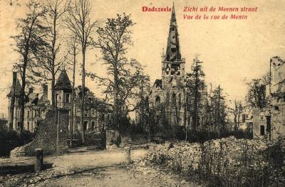 Verwoeste kerk en kasteel gezien vanuit Menenstraat, Dadizele