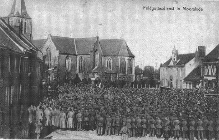 Openluchtmis voor Duitse soldaten op markt, Moorslede 25 oktober 1914