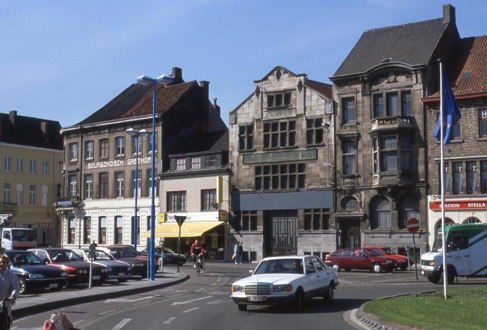 Bourgondisch Hof en andere historische gevels Stationsplein, 1997