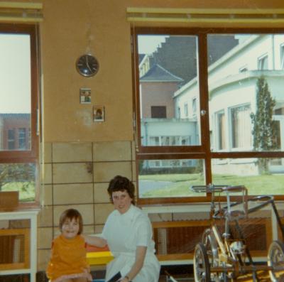 Foto verzorgende met gehandicapt kind, Dominiek Savio.