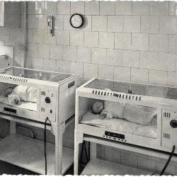 Couveuses in moederhuis, jaren 1960