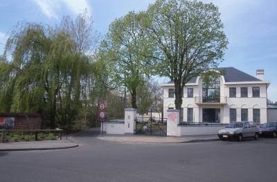 Woning en fietspad bij Kleine Bassin, 1997