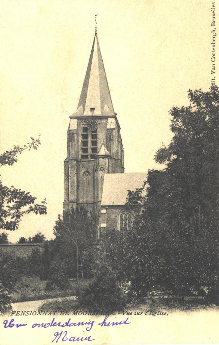 Zicht op Sint-Martinuskerk Moorslede