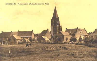 Achterzijde Dadizelestraat en Sint-Martinuskerk, Moorslede