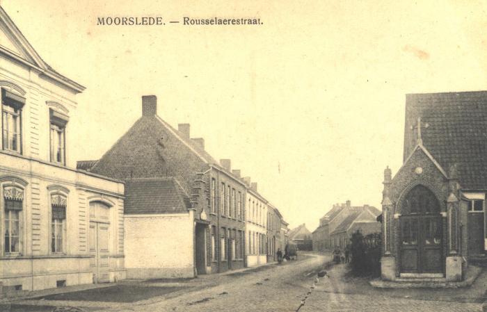 Rousselaerestraat met kapel, Moorslede, WO I 