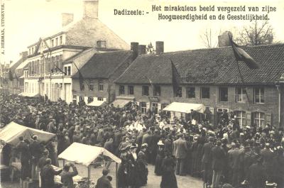 Processie Dadizele met religieus beeld, 1902