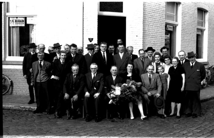 Kampioenviering café "'t Nieuw stadium", Izegem, 1959