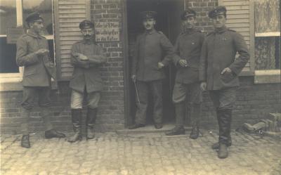 Duitse soldaten en schuilkelder, Wereldoorlog I