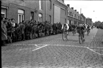 Wielerwedstrijd: spurt voor de overwinning, Ledegem 1957